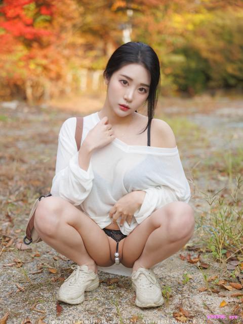 183. Bomi(보미) Vol.36 - Outdoor Exposure - Purpose Of Hiking